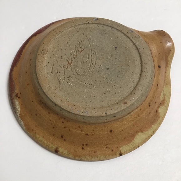 Studio Art Pottery Saucer Bowl Spout Burgundy Tan Speckle SIGNED Wheat Stoneware - Picture 9 of 16